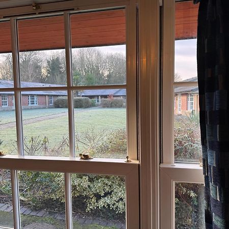 Netley Hall Dorrington 外观 照片